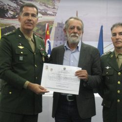 Exército empossa prefeito como presidente da Junta Militar de Ferraz