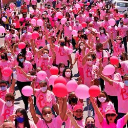 Caminhada Outubro Rosa reúne mais de 700 pessoas em Ferraz