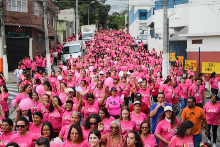 4ª caminhada do Outubro Rosa é um sucesso em Ferraz